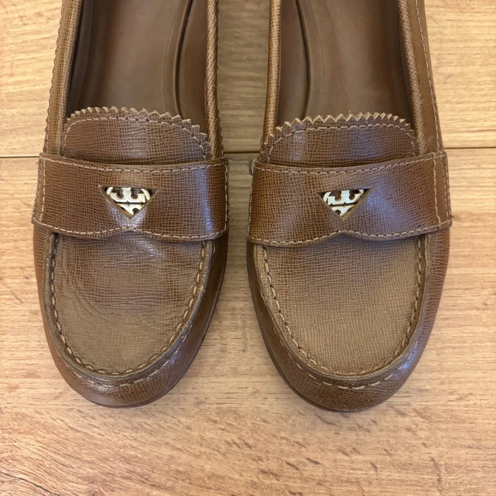 Tory Burch Brown Leather Loafers with Gold Logo Accent